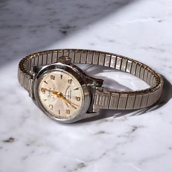 VTG Tarleton Watch Womens Silver Tone Manual Wind Fluted Dial Stretch WORKS - Picture 1 of 11